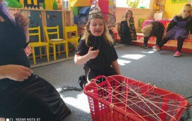 "čarodějnický slet" ve školce - IMG 20220501 WA0031 380x240