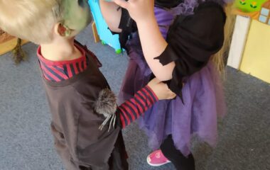 "čarodějnický slet" ve školce - IMG 20220501 WA0050 380x240