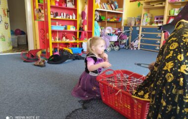 "čarodějnický slet" ve školce - IMG 20220501 WA0052 380x240