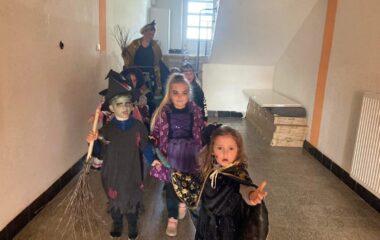 "čarodějnický slet" ve školce - IMG 20220501 WA0066 380x240