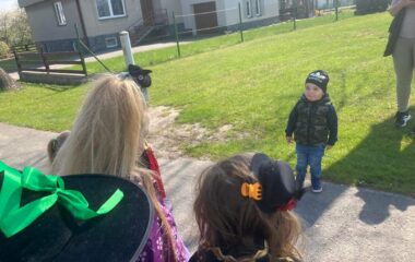 "čarodějnický slet" ve školce - IMG 20220501 WA0068 380x240