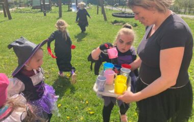 "čarodějnický slet" ve školce - IMG 20220501 WA0078 380x240