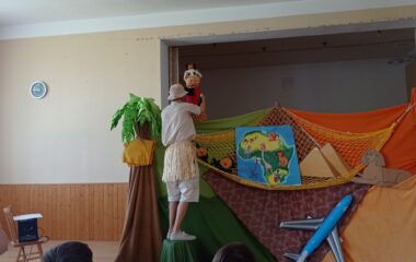 divadelní představení " průzkumníci v Africe" - IMG 20220627 131036 380x240