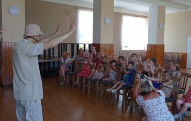 divadelní představení " průzkumníci v Africe" - IMG 20220627 132201 380x240