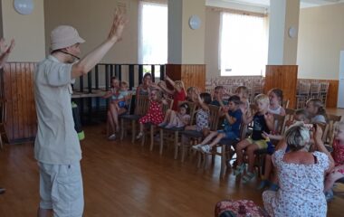 divadelní představení " průzkumníci v Africe" - IMG 20220627 132204 380x240