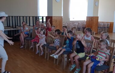 divadelní představení " průzkumníci v Africe" - IMG 20220627 132214 380x240
