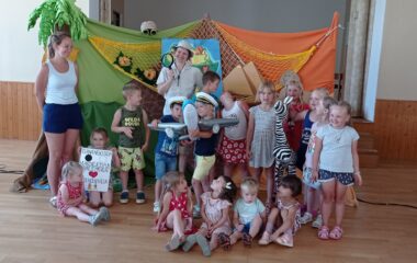 divadelní představení " průzkumníci v Africe" - IMG 20220627 133605 380x240