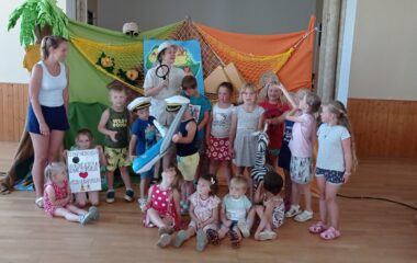 divadelní představení " průzkumníci v Africe" - IMG 20220627 133608 380x240