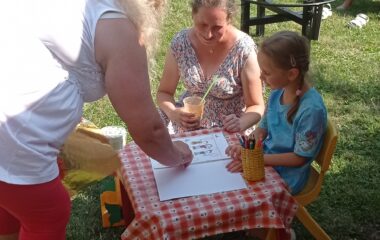 malá zahradní slavnost - pasovali jsme předškolačky :-) - IMG 20220630 153338 380x240