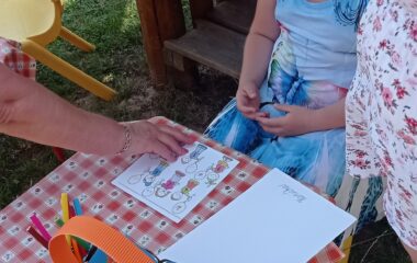 malá zahradní slavnost - pasovali jsme předškolačky :-) - IMG 20220630 153357 380x240