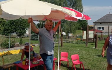 malá zahradní slavnost - pasovali jsme předškolačky :-) - IMG 20220630 154634 380x240