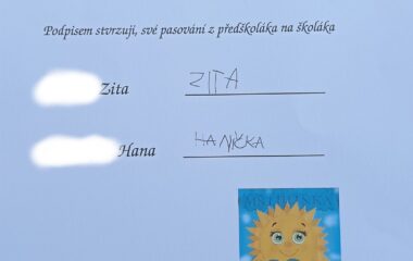 malá zahradní slavnost - pasovali jsme předškolačky :-) - IMG 20220630 155802 380x240