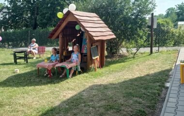 malá zahradní slavnost - pasovali jsme předškolačky :-) - IMG 20220630 160326 380x240