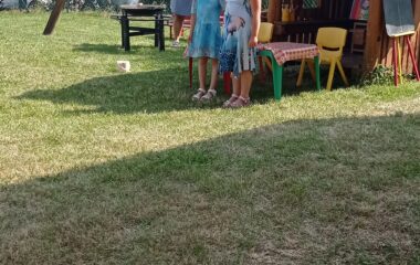 malá zahradní slavnost - pasovali jsme předškolačky :-) - IMG 20220630 161248 380x240