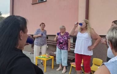 malá zahradní slavnost - pasovali jsme předškolačky :-) - IMG 20220630 165035 380x240