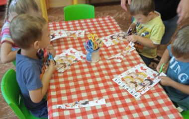 podtéma: Ahoj školko, ahoj kamarádi - 657fbab1 9906 425e a1cd b38a5b9e78be 380x240