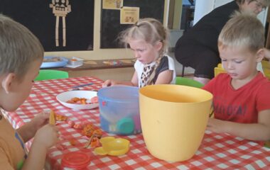 opět jsme tady po prázdninách :-) - b9a79b4e f23e 46cb 9218 45874bf902f6 380x240