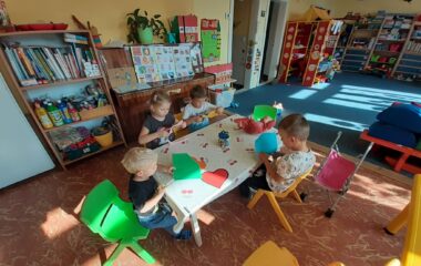 seznamujeme se s kamarády a pravidly třídy - 5de8c673 19a4 4cac 873c 8a53534107a6 380x240