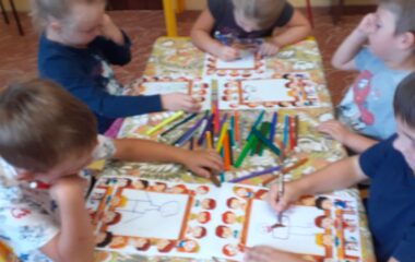 seznamujeme se s kamarády a pravidly třídy - 60133057 5ff5 4afb 84a8 ca377f8d25b5 380x240