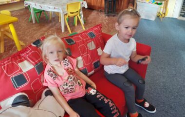 seznamujeme se s kamarády a pravidly třídy - 72457772 9fa8 4a81 85d5 56aa37c74af1 380x240