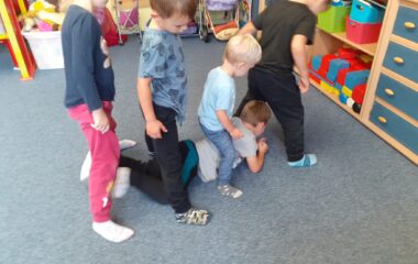 seznamujeme se s kamarády a pravidly třídy - a876b5c9 b82a 4bb4 97f6 5a3e39287c85 380x240