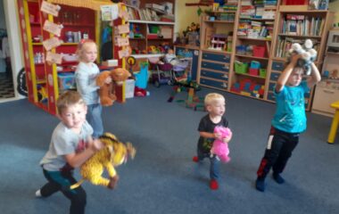 seznamujeme se s kamarády a pravidly třídy - f7b4f491 af36 4fba 9148 b04fdf9fb263 380x240