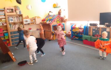 den plný strašidel... - 288c3da0 ef6b 41c3 b6ce cc45ef0957b8 380x240