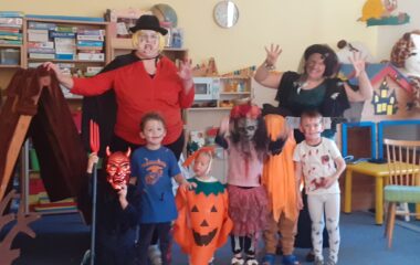 den plný strašidel... - 4a11ae47 fb9d 4405 b402 e3b2c45000db 380x240