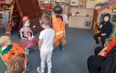 den plný strašidel... - 57b57dc6 aac2 4321 8870 b4ab281ab64d 380x240