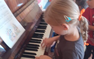 podtéma: skřítek Podzimníček - 656b2c66 63d0 4729 8279 9212a92e9cbe 380x240