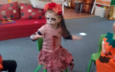 den plný strašidel... - 6d71f4fd a723 4051 8d40 af6b06a65567 380x240