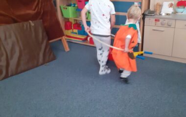 den plný strašidel... - a9848a09 c9a7 465e 9aa0 391d47653689 380x240