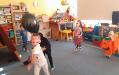 den plný strašidel... - c67d9708 480c 46b0 8b93 f85970d6fa38 380x240