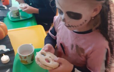 den plný strašidel... - ce940ee9 1dc6 4599 9c13 b201486c22b8 380x240