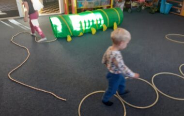 podtéma: skřítek Podzimníček - f4cc3570 a870 490a 9f03 29623b94d8b4 380x240