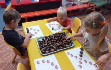 podtéma: skřítek Podzimníček - ff3cdc75 04cb 4b43 a08b eb461213618f 380x240