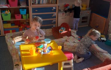 podtéma: učíme se hrou - 0ce2bb3b 5cff 42bc 9293 832d2ad0c956 380x240