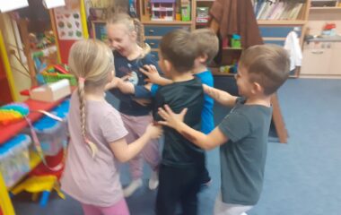 podtéma: učíme se hrou - 392d285f 85c2 472d a0f3 18446a6c7215 380x240