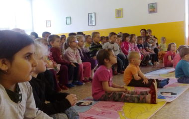 jeli jsme na divadlo - DSC 4470 380x240