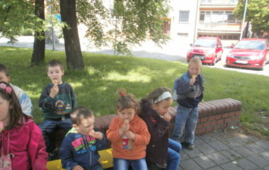školní rok  2012  -  2013 - divadlo 30 380x240