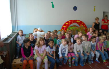 školní rok 2010  -  2011 - divadlo muziikantská pohádka 016 380x240