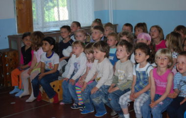 školní rok 2010  -  2011 - divadlo muziikantská pohádka 021 380x240