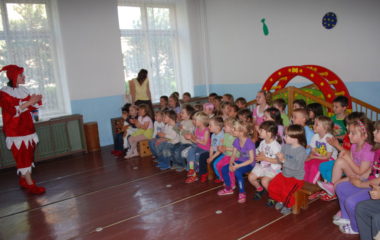 školní rok 2010  -  2011 - divadlo muziikantská pohádka 024 380x240