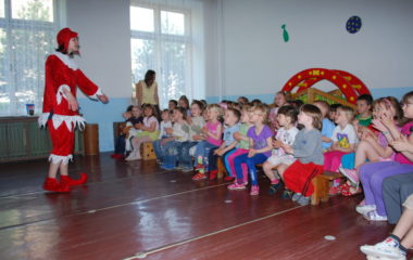 školní rok 2010  -  2011 - divadlo muziikantská pohádka 025 380x240