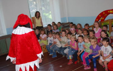 školní rok 2010  -  2011 - divadlo muziikantská pohádka 026 380x240