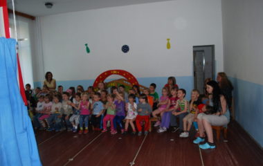 školní rok 2010  -  2011 - divadlo muziikantská pohádka 047 380x240
