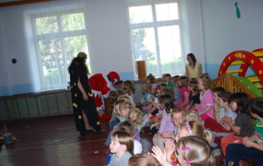 školní rok 2010  -  2011 - divadlo muziikantská pohádka 058 380x240