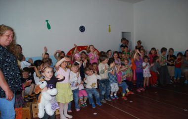 školní rok 2010  -  2011 - divadlo muziikantská pohádka 061 380x240
