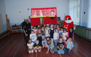 školní rok 2010  -  2011 - divadlo muziikantská pohádka 064 380x240