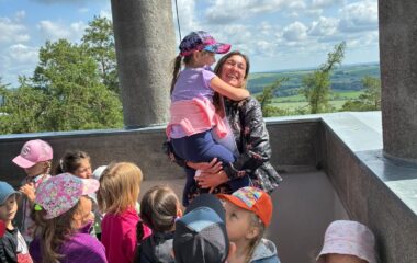 výlet - směr Úvalno :-) - rozhledna, zrcadlový labyrint Na Rychtě a kafíčko kavárna - 33b69e24 4098 4531 9b4b feaf8bb75934 380x240